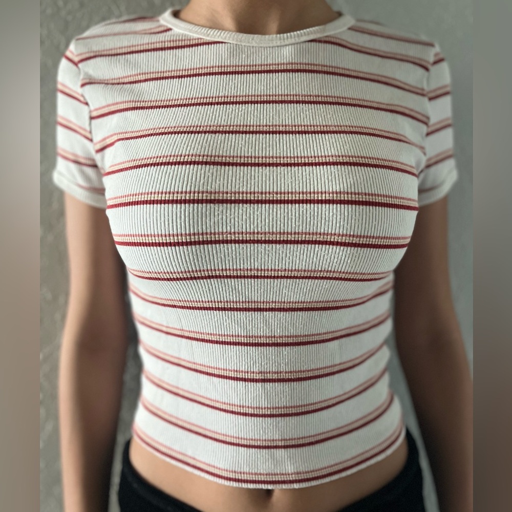 Forever 21 Red and White Striped Short Sleeve Top